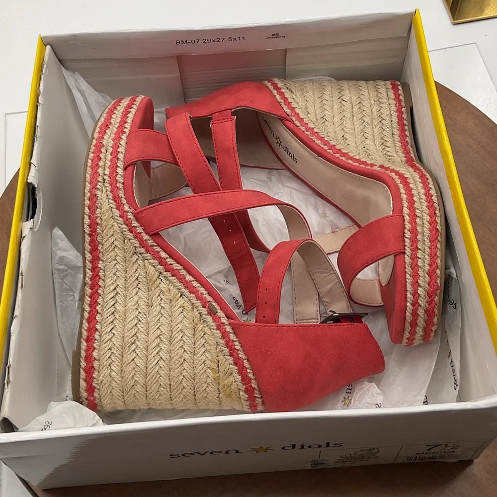 NWT Seven Dials Womens Berlina Espadrille Wedge Sandal Red‎ size 7.5 M